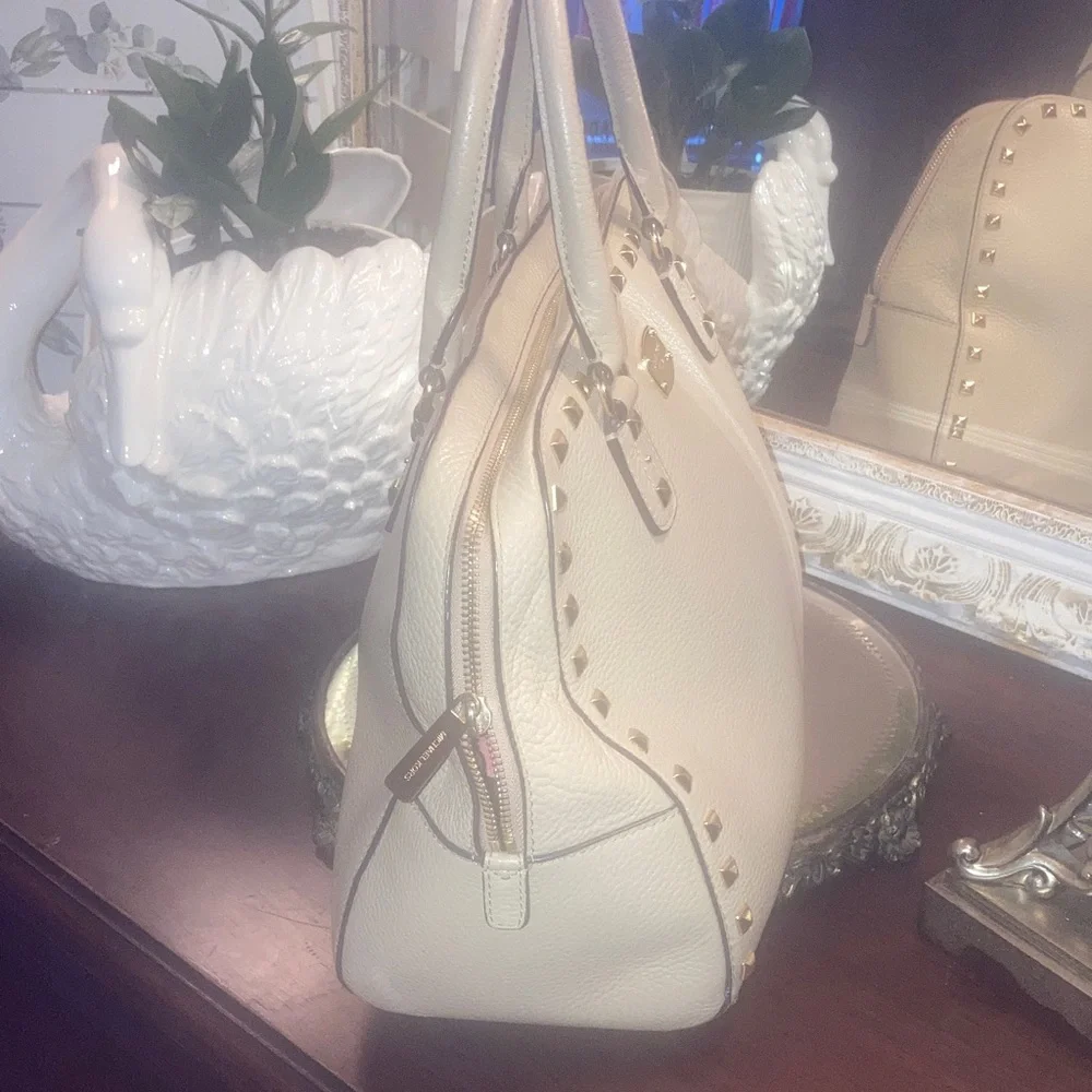 Genuine Micheal Kors Sandrine Large  Leather  Satchel Studded Cream Handbag - Picture 4 of 15